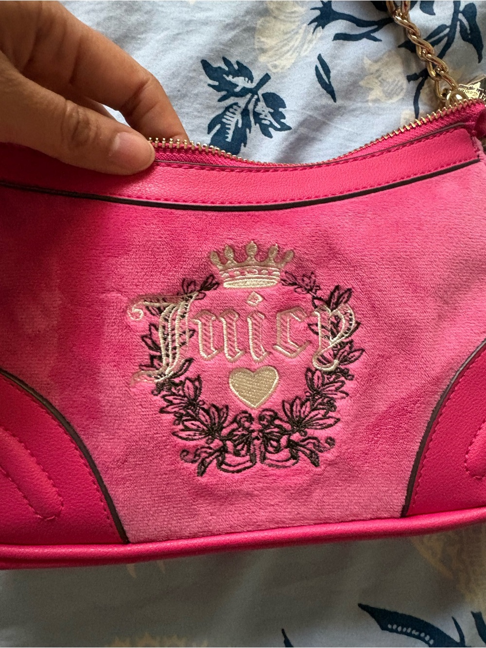 Juicy Couture Hot Pink Mini Shoulder Bag with Gold Chain - Picture 3 of 6